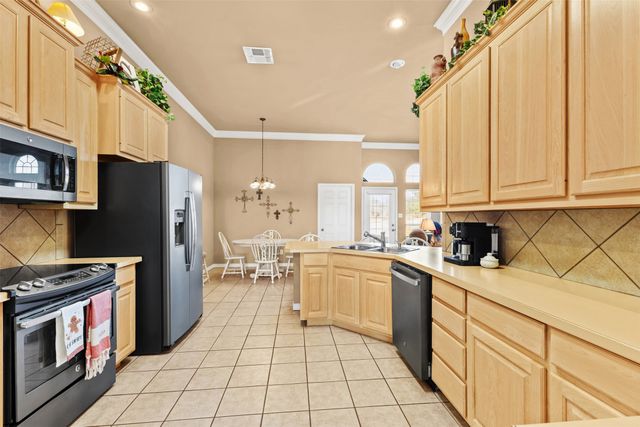 315 Briarwood Lane, Sulphur Springs, TX 75482