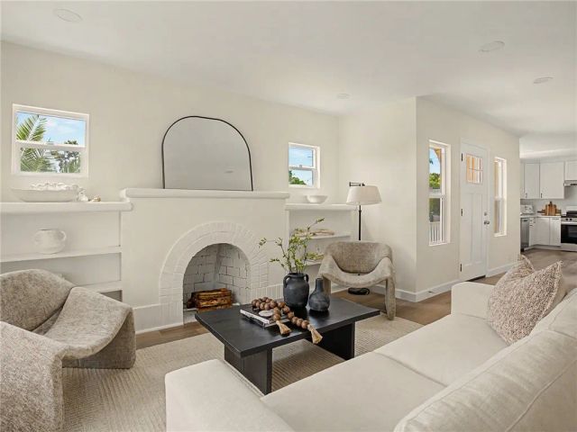 10775 Tabor Street, Los Angeles, CA 90034