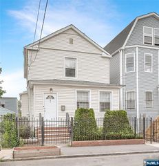 64 Norwood Street, Newark, NJ 07106