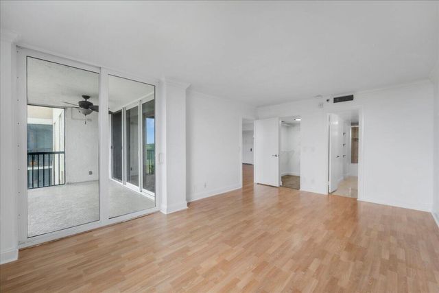 5280 NW 2nd Avenue PH-15, Boca Raton, FL 33487