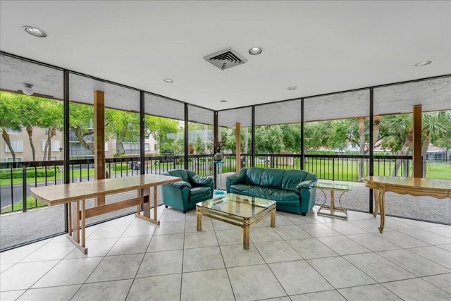 5280 NW 2nd Avenue PH-15, Boca Raton, FL 33487