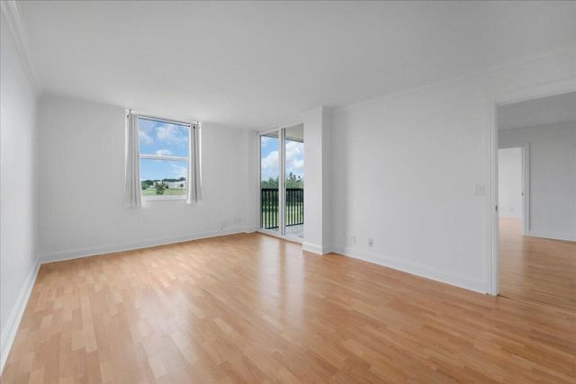 5280 NW 2nd Avenue PH-15, Boca Raton, FL 33487