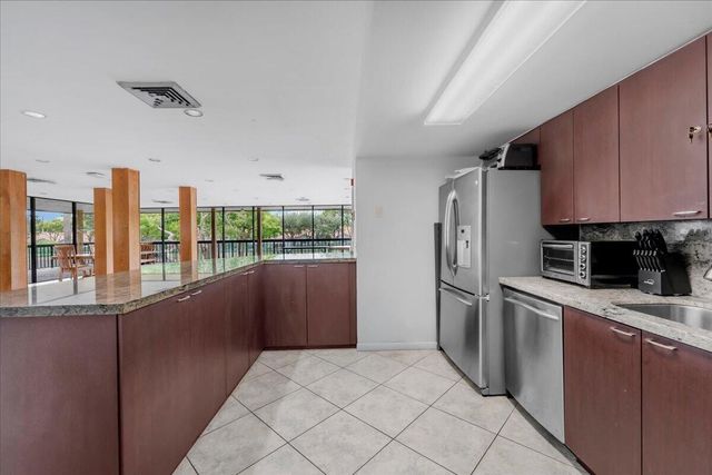 5280 NW 2nd Avenue PH-15, Boca Raton, FL 33487