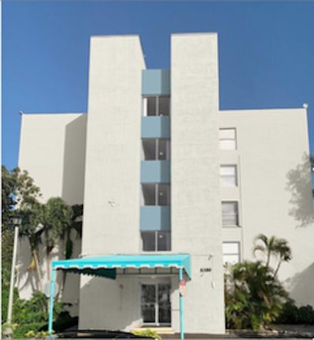5280 NW 2nd Avenue PH-15, Boca Raton, FL 33487