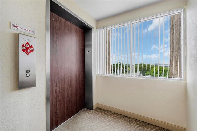 5280 NW 2nd Avenue PH-15, Boca Raton, FL 33487