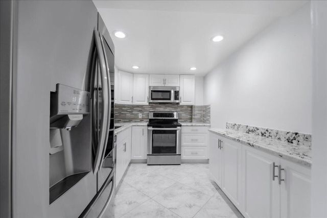 5280 NW 2nd Avenue PH-15, Boca Raton, FL 33487