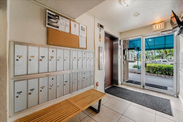 5280 NW 2nd Avenue PH-15, Boca Raton, FL 33487