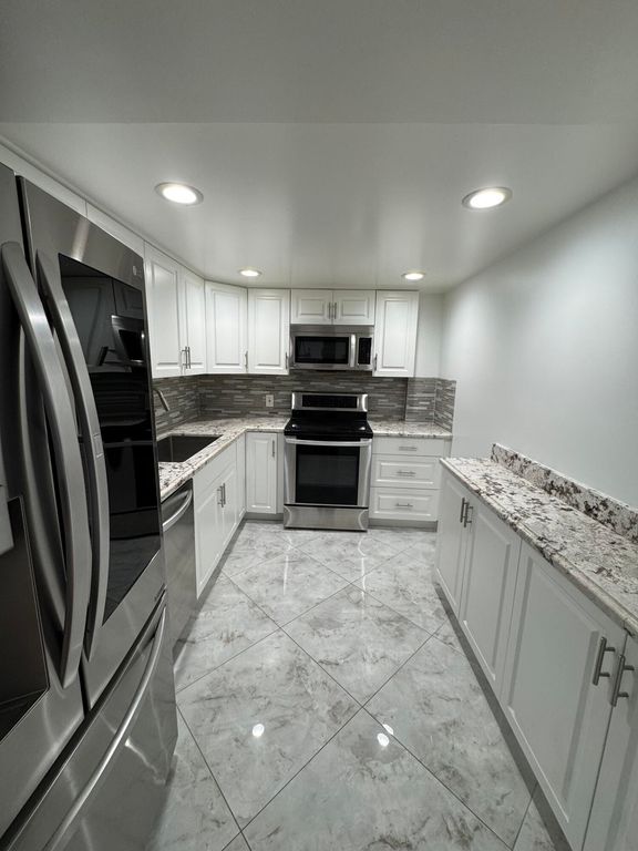5280 NW 2nd Avenue PH-15, Boca Raton, FL 33487