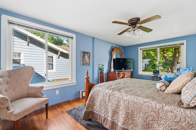 1122 Devonshire Street, Hobart, IN 46342
