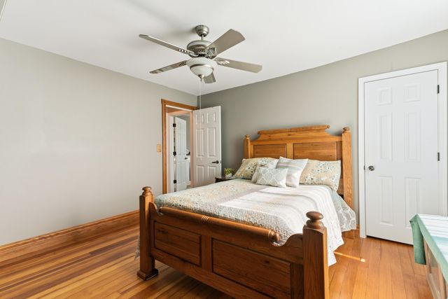 1122 Devonshire Street, Hobart, IN 46342