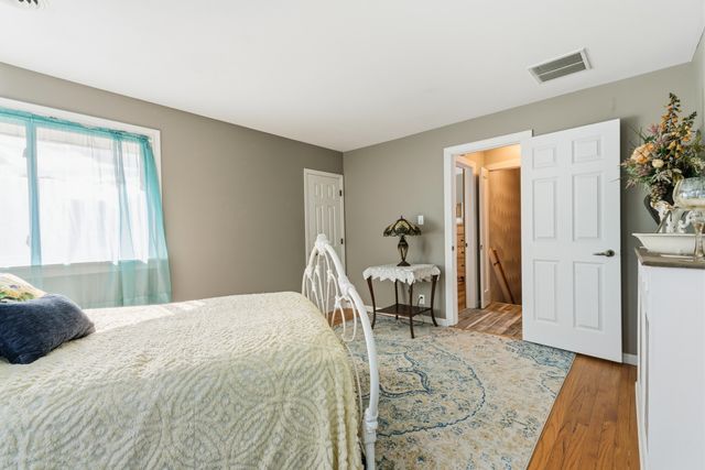 1122 Devonshire Street, Hobart, IN 46342