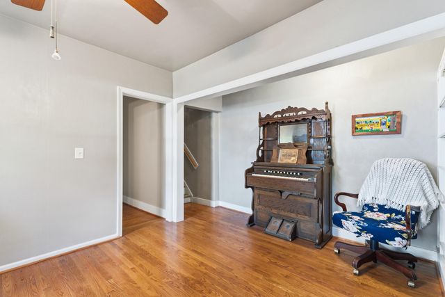 1122 Devonshire Street, Hobart, IN 46342