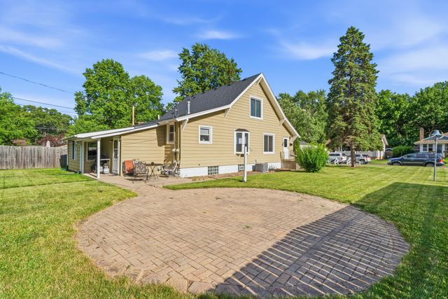 1122 Devonshire Street, Hobart, IN 46342