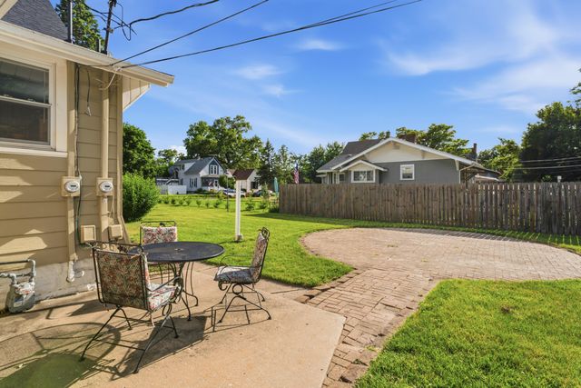 1122 Devonshire Street, Hobart, IN 46342