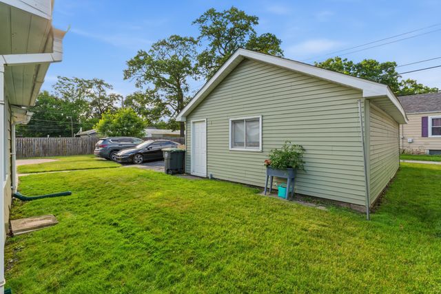 1122 Devonshire Street, Hobart, IN 46342