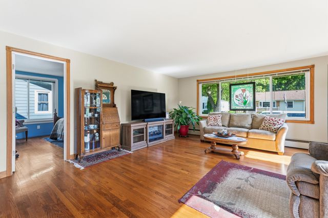 1122 Devonshire Street, Hobart, IN 46342