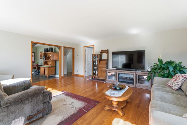 1122 Devonshire Street, Hobart, IN 46342