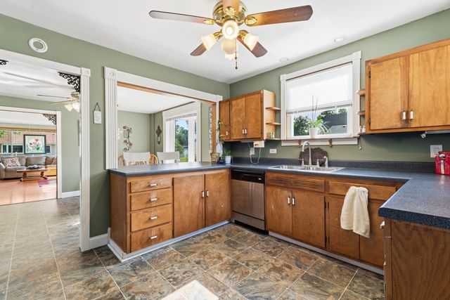 1122 Devonshire Street, Hobart, IN 46342