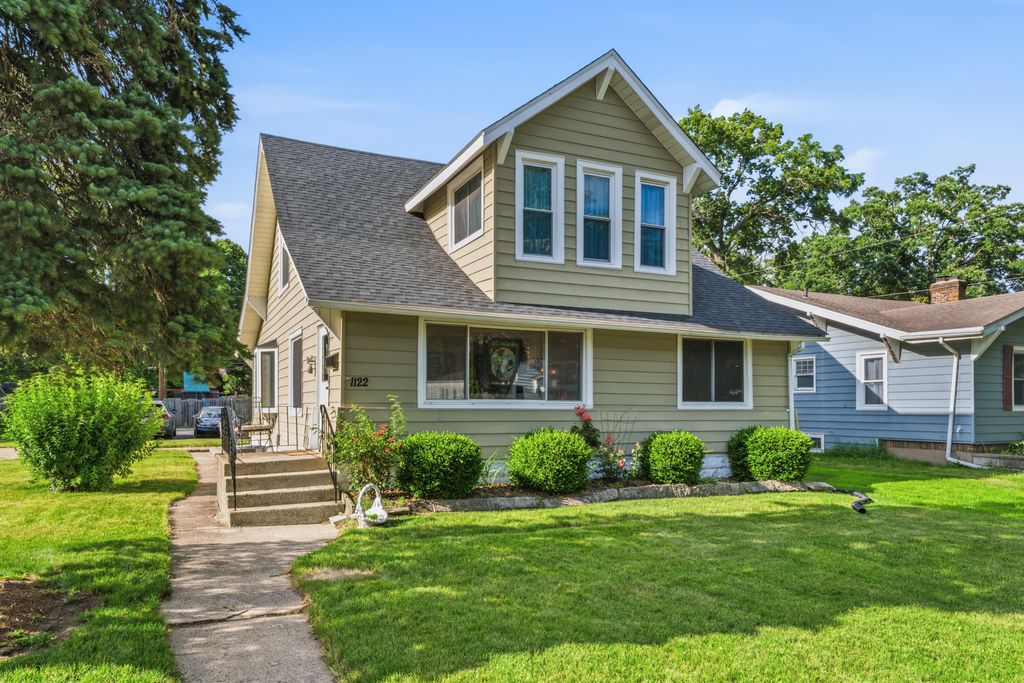 1122 Devonshire Street, Hobart, IN 46342