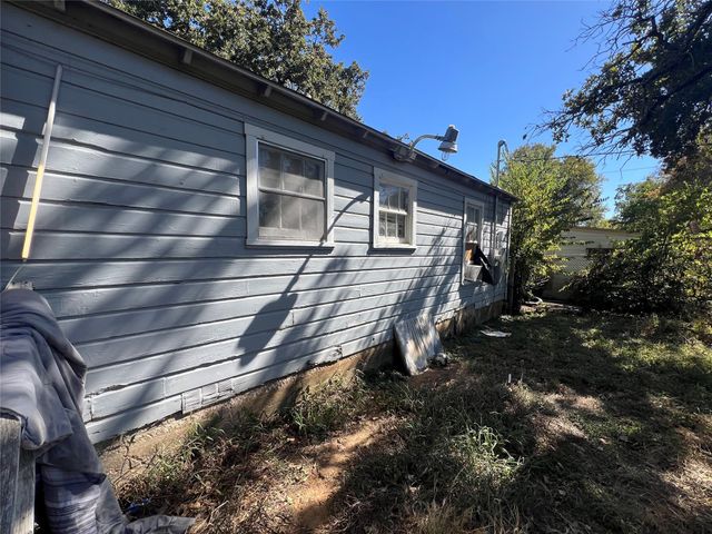 4824 Tallman Street, Fort Worth, TX 76119