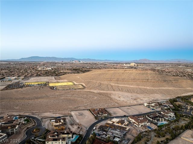 27 Olympia Canyon Way, Las Vegas, NV 89141