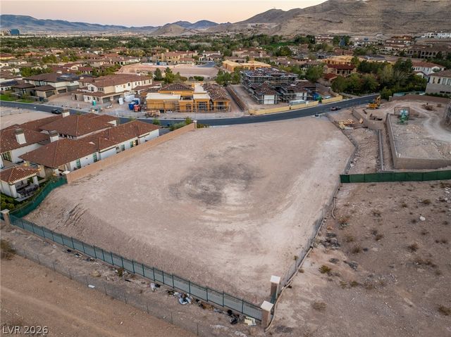 27 Olympia Canyon Way, Las Vegas, NV 89141