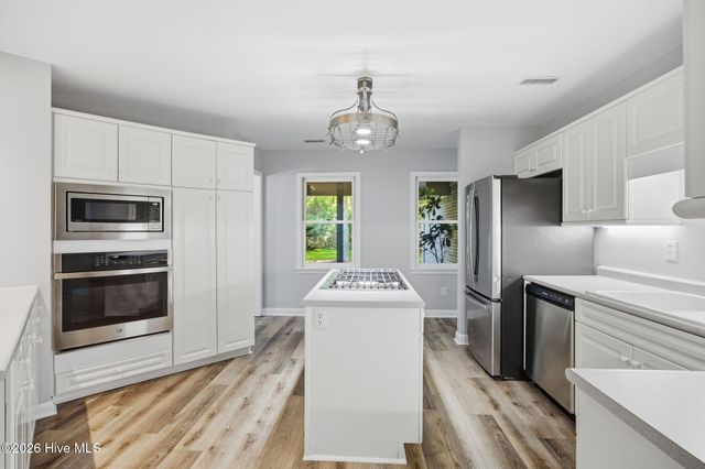 512 North Line Drive, Hampstead, NC 28443