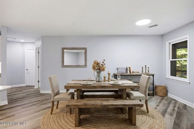 512 North Line Drive, Hampstead, NC 28443