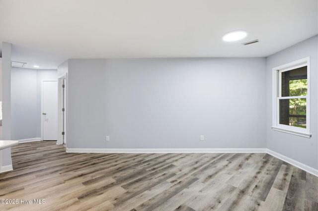512 North Line Drive, Hampstead, NC 28443