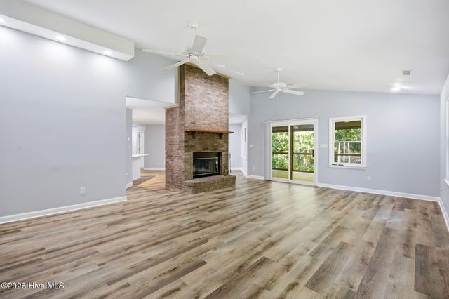 512 North Line Drive, Hampstead, NC 28443