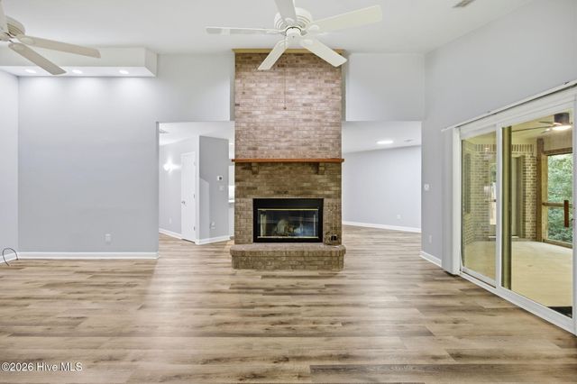 512 North Line Drive, Hampstead, NC 28443
