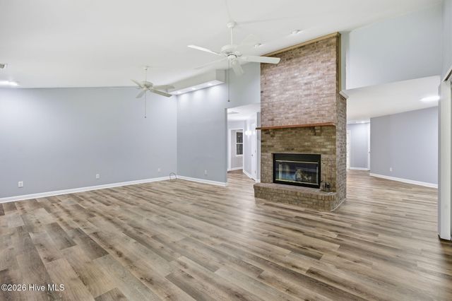 512 North Line Drive, Hampstead, NC 28443