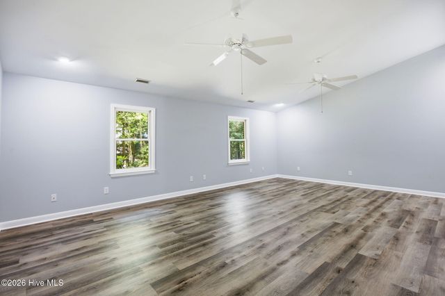 512 North Line Drive, Hampstead, NC 28443