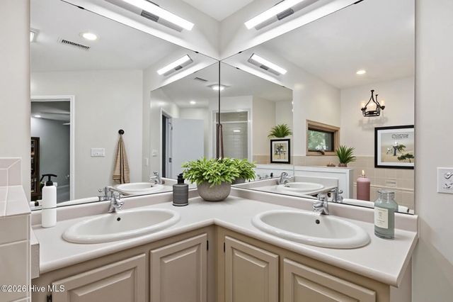 512 North Line Drive, Hampstead, NC 28443