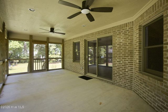512 North Line Drive, Hampstead, NC 28443