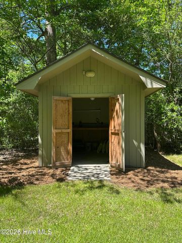 512 North Line Drive, Hampstead, NC 28443