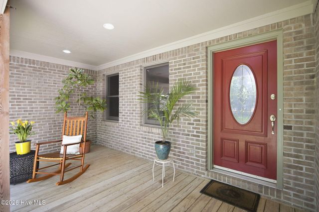 512 North Line Drive, Hampstead, NC 28443