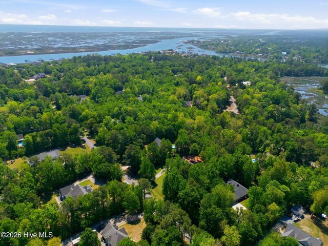 512 North Line Drive, Hampstead, NC 28443