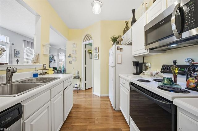 1402 Shortleaf LN, Chesapeake, VA 23320