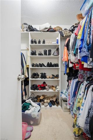 1402 Shortleaf LN, Chesapeake, VA 23320