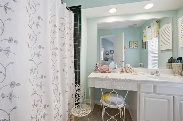 1402 Shortleaf LN, Chesapeake, VA 23320