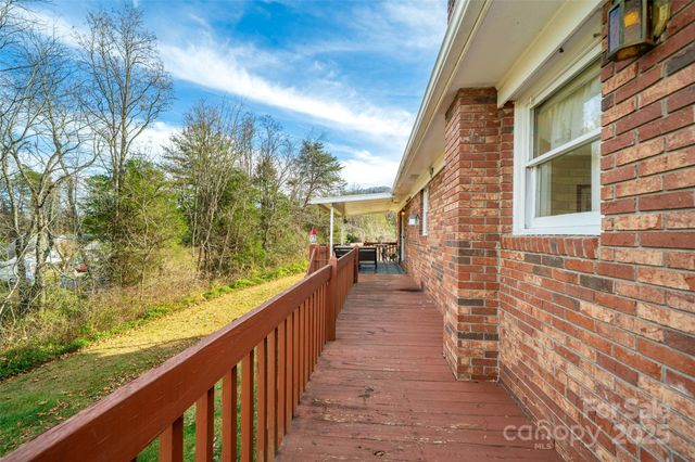 358 Gouges Branch Road, Leicester, NC 28748