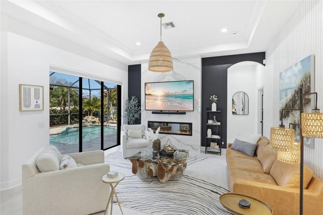 8051 36TH STREET CIRCLE E, Sarasota, FL 34243