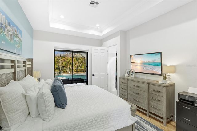 8051 36TH STREET CIRCLE E, Sarasota, FL 34243