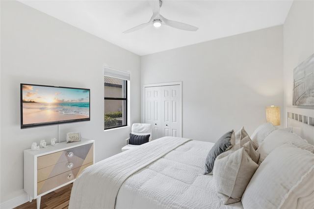 8051 36TH STREET CIRCLE E, Sarasota, FL 34243