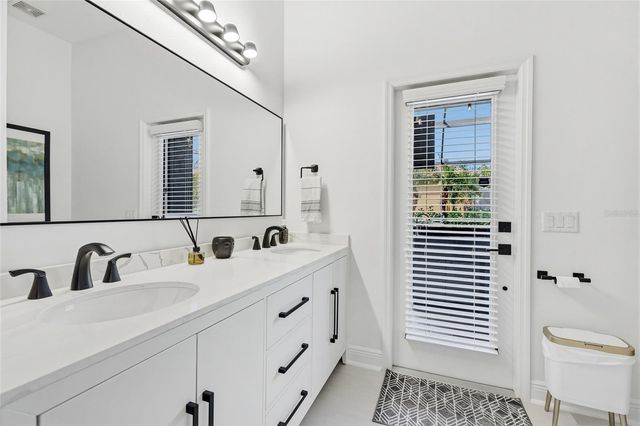 8051 36TH STREET CIRCLE E, Sarasota, FL 34243