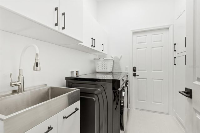 8051 36TH STREET CIRCLE E, Sarasota, FL 34243