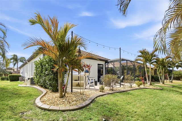 8051 36TH STREET CIRCLE E, Sarasota, FL 34243