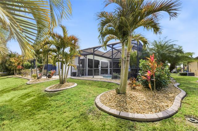 8051 36TH STREET CIRCLE E, Sarasota, FL 34243