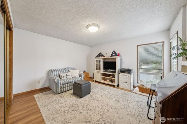 2350 Rincon Avenue, Enumclaw, WA 98022